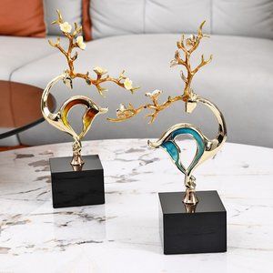 Creative wine cabinet decoration crafts